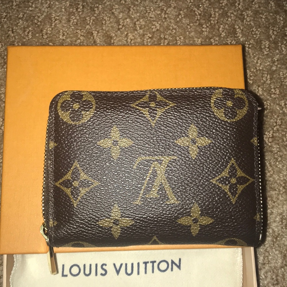 Louis Vuitton Zippy coin wallet